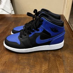 Nike Air Jordon 1 Mid GS Royal Size 4 Youth