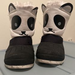 Toddler Panda snow boots size 5 