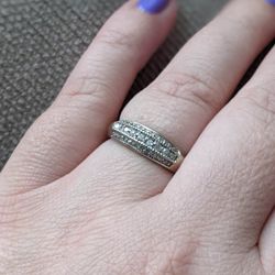 10k White Gold Ring Size 9.5 With Diamond Simulant