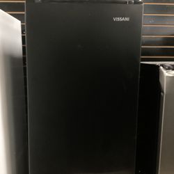 Vissani 4.3 cu.ft. Mini Fridge New Scratch And Dent 