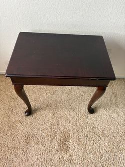 Accent table