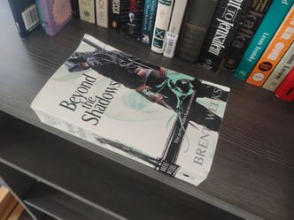 📚 Beyond the Shadows - Night Angel Trilogy #3 by Brent Weeks