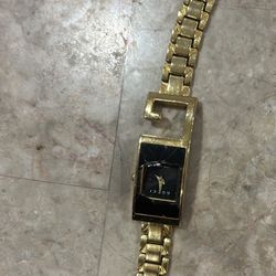 Gucci Glass Broken Watch 
