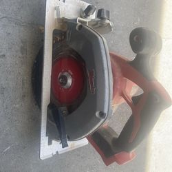 Milwaukee 6 1/2” circular saw M18
