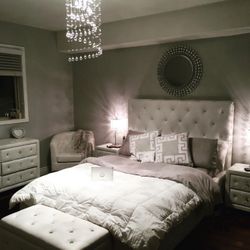 Baxton Tufted White Crystal Bedroom Set! 6 Pieces! Amazing Deal! 