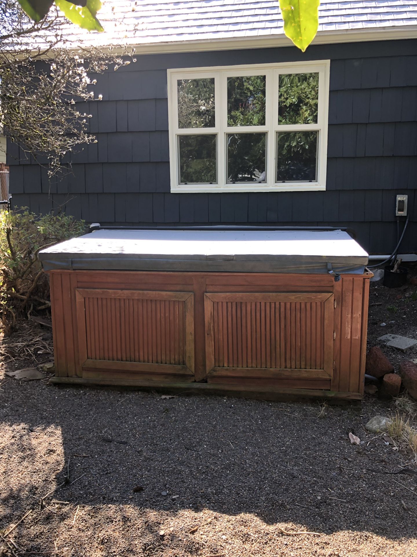 Free hot tub! I will pay you $50.00!