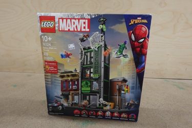LEGO Marvel Spider-Man vs. Oscorp Building Set (76324)