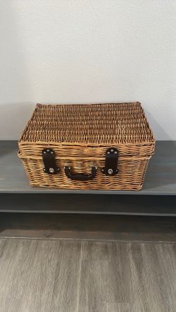 Picnic basket