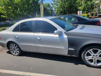 Mercedes-Benz E320 W211 Stock Rims And Tires