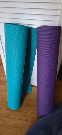 Yoga matt (2) with 1 yoga matt