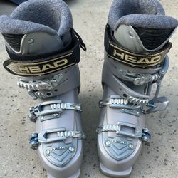 Head ski boots size roughly size 5-6