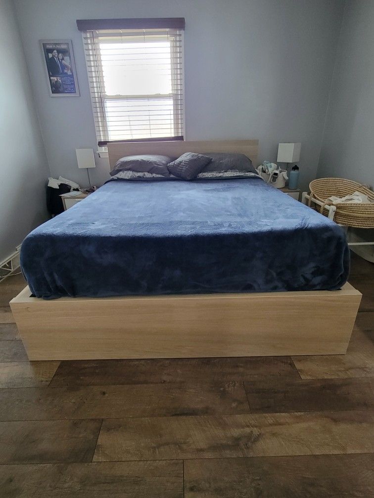 Queen Ikea malm Bed With Nightstands And Bed Drawers