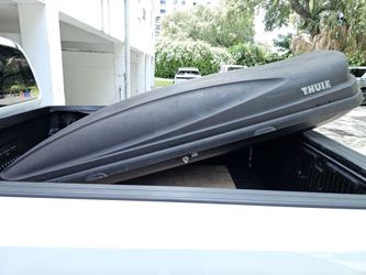 Thule roof car. Fair condition. Zip 33130. Delivery fee