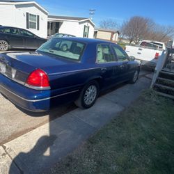 2004 Ford Crown Vic 