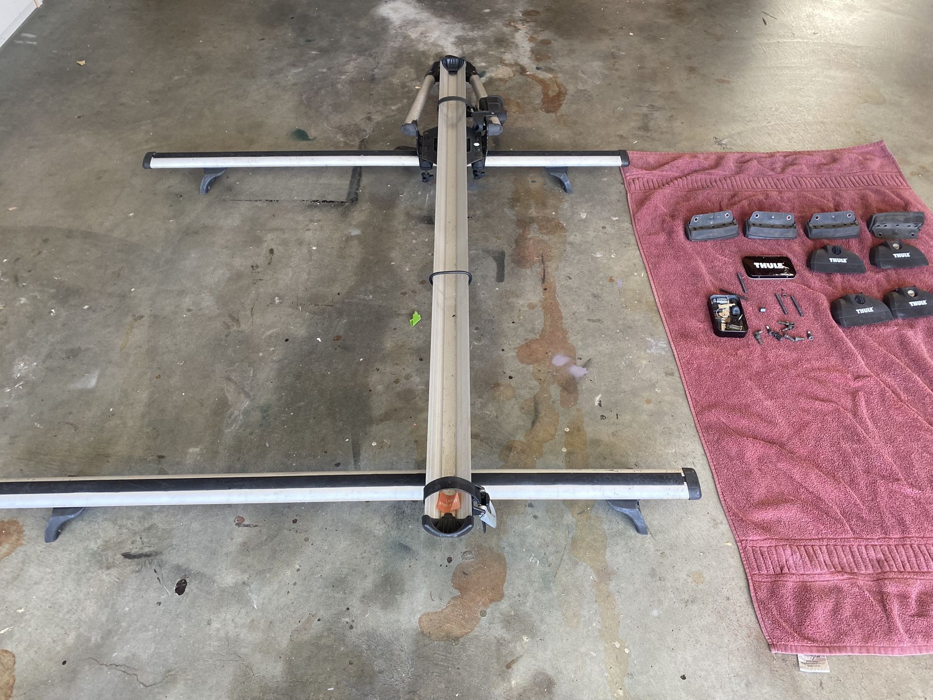 Thule Roof Rack and Tray