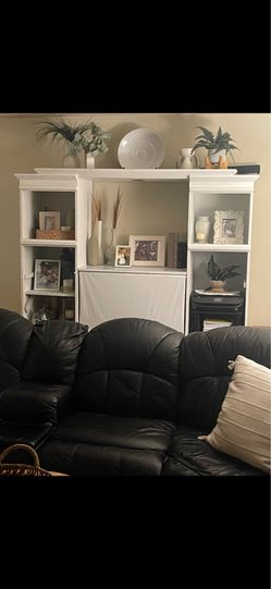 Entertainment center