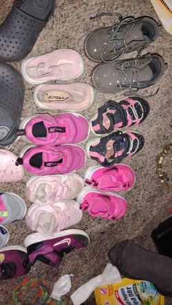 Little girls tennis shoes name brand Nike