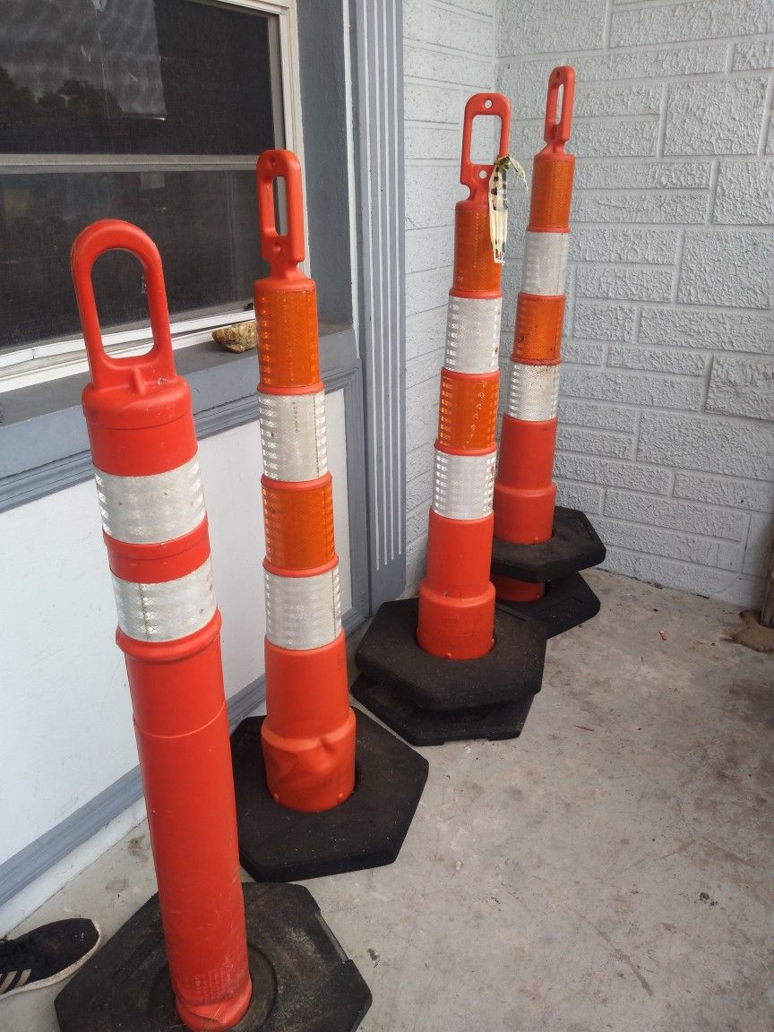 ( 6 ) 4ft  Jackson Safety Reflective Cones