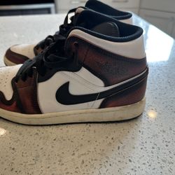 Nike Jordan 1 Mid SE Black Infrared Size 9