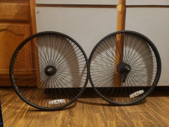 Micargi 24x3" lowrider cruiser wheels, black powdercoated, 68 spokes, coaster brake.