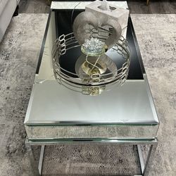 🪞 Table, They Have Cracked On The T