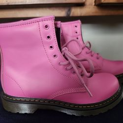NEW - Hot Pink Dr. Marten Boots!! 🩷