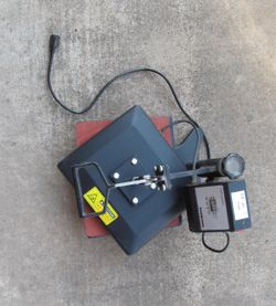 Heat Press Machine (Clamshell) – Works Great for T-Shirts & Vinyl