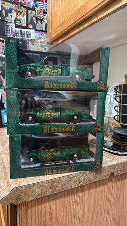Alice cooper m2 Chevy Silverado 1/24 scale