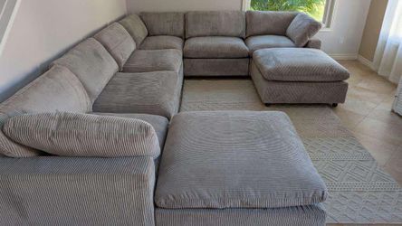 New XL Modular Sectional Couch! Free Delivery 🚚!