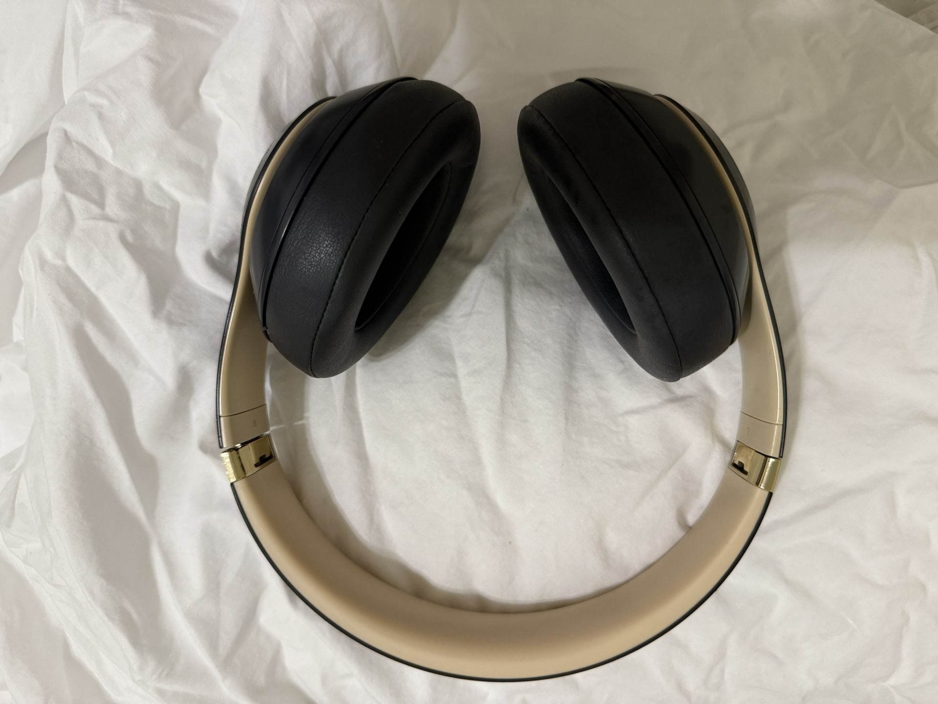Beats- Studio Pro- Noise Cancelling Headphones
