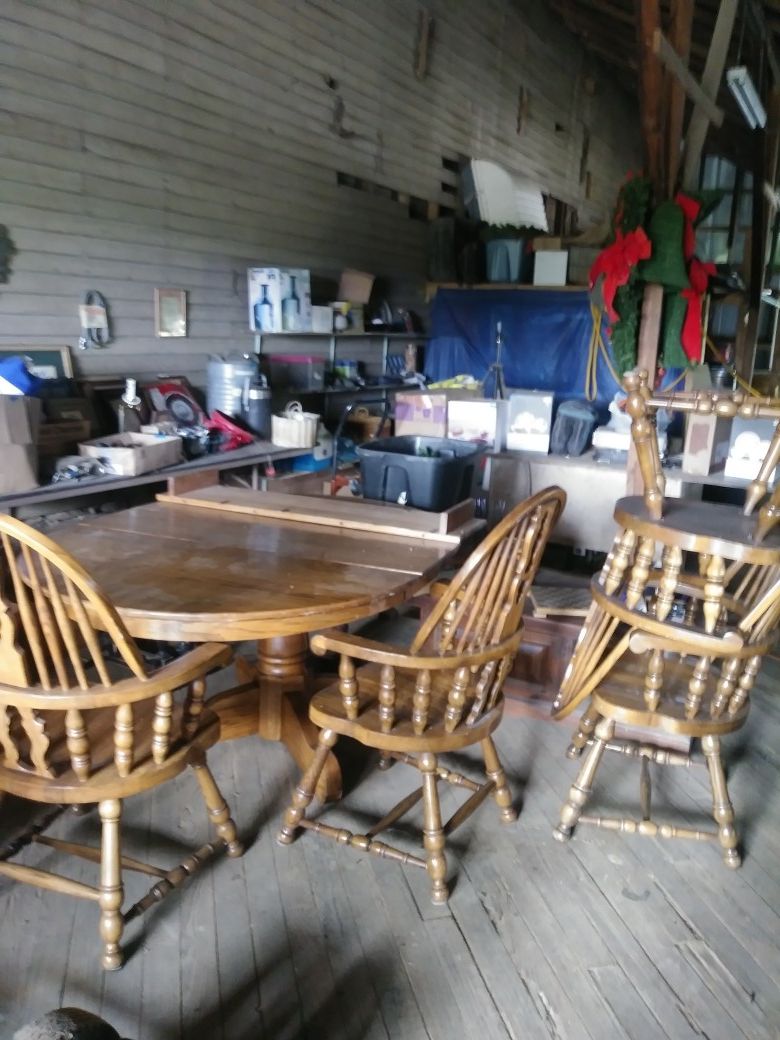 Oak pedestal table 4 chairs