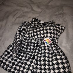 Girls peacoat brand new with tags attached size 2 perfect for a gift 🎁