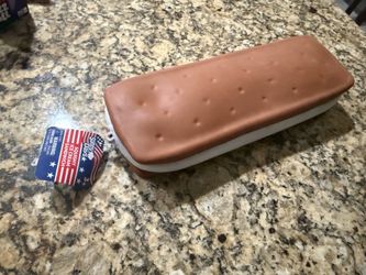 Ice cream sandwich squishy