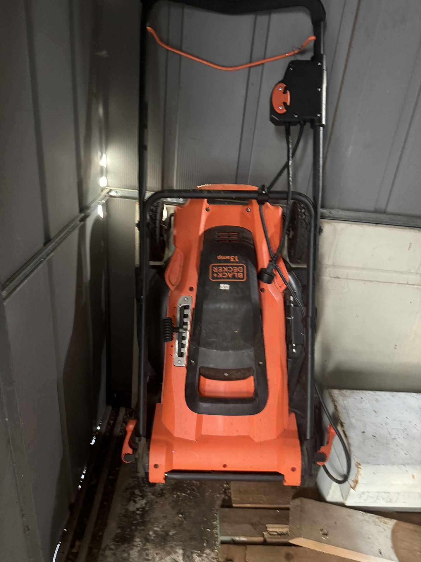 Black & Decker Electric Lawn Mower