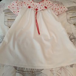 White Dress With Ribbon,Hearts On Collar And Sleeves Girl. Size 6