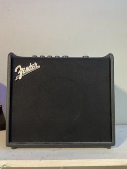 FENDER GUITAR AMP