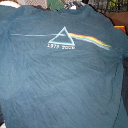 Size medium  1972  tour t shirt