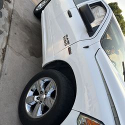 2014 Dodge Ram 5.7 Hemi 1500 PARTS!!