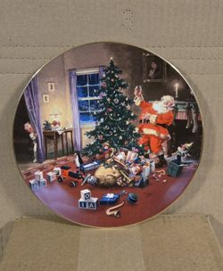 Hamilton Collection A Christmas Eve Visitor Plate 