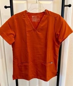 FIGS - women’s scrub set Size S