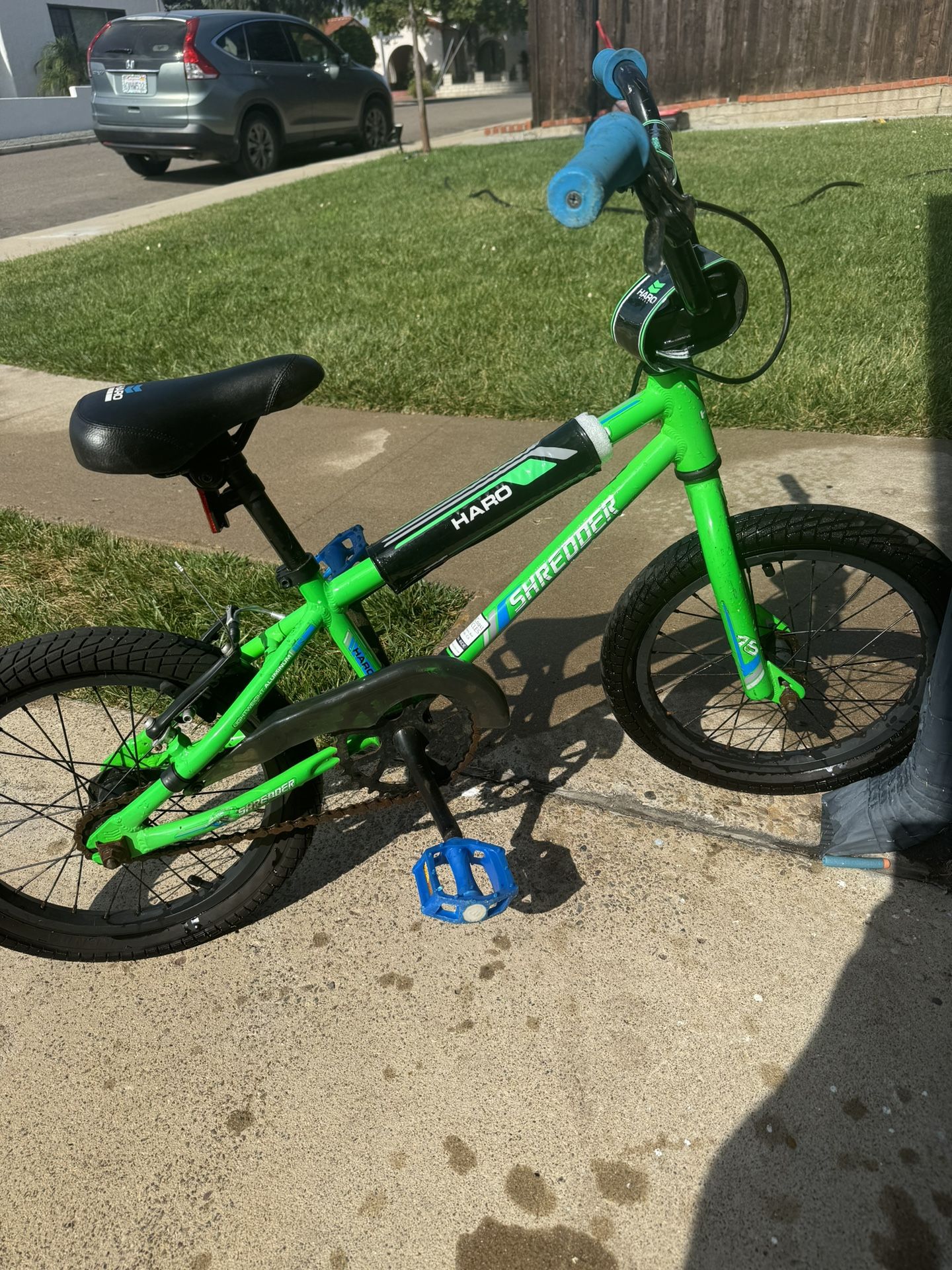 Kids Haro Shredder Bike **LIKE NEW** 