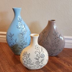 Set Of 3 Flower Motif Vases, Size Please Read Description