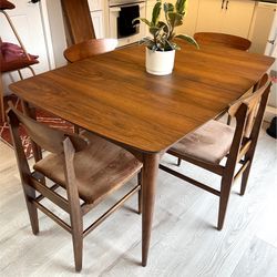 Stanley Mid Century Modern Extendable Dining Table And Chairs