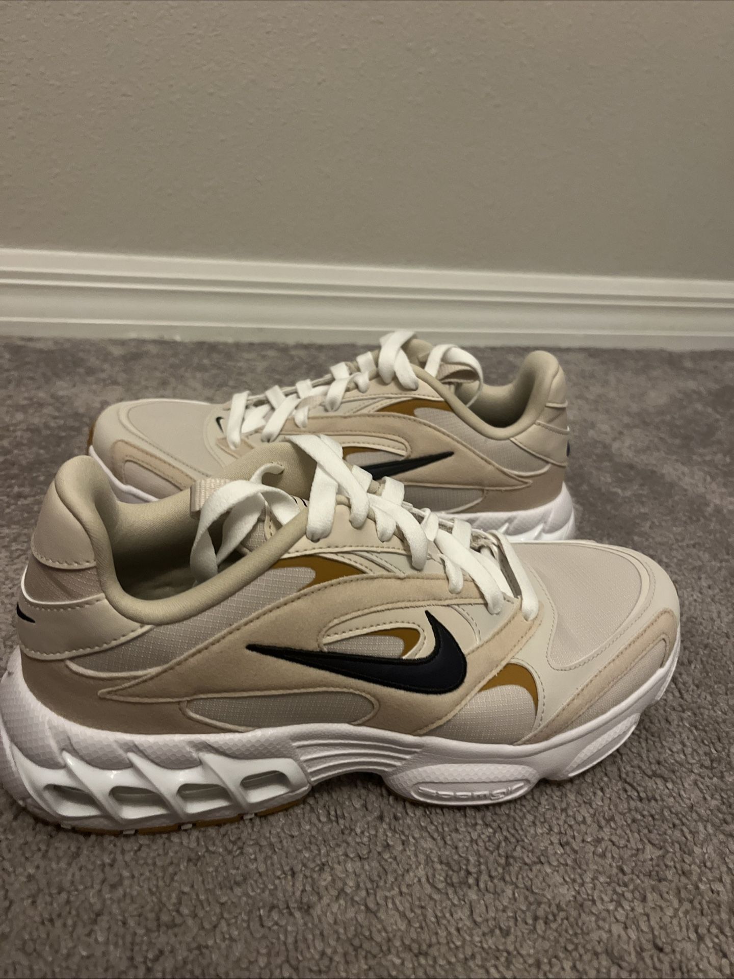 New Nike Women's Zoom Air Fire Shoes Sneakers - Light Orewood Brown /Size 8