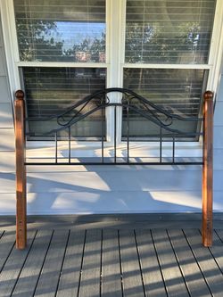 Queen size bed easy assembly