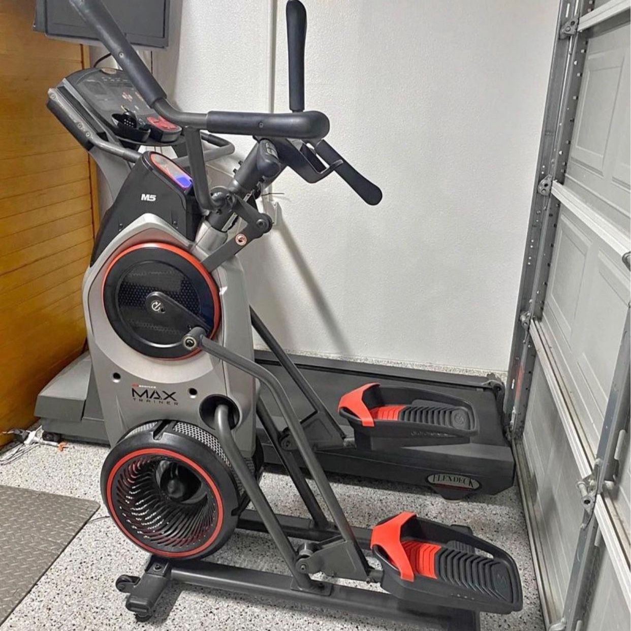 Bowflex M5 Max trainer 