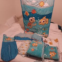 Discontinued Nemo Crib Set