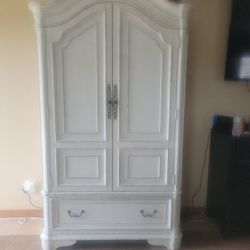Savanah Armoire 