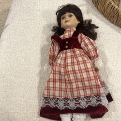 Doll Eyes Stay Open Cloth Body Porcelain Hands Face Feet