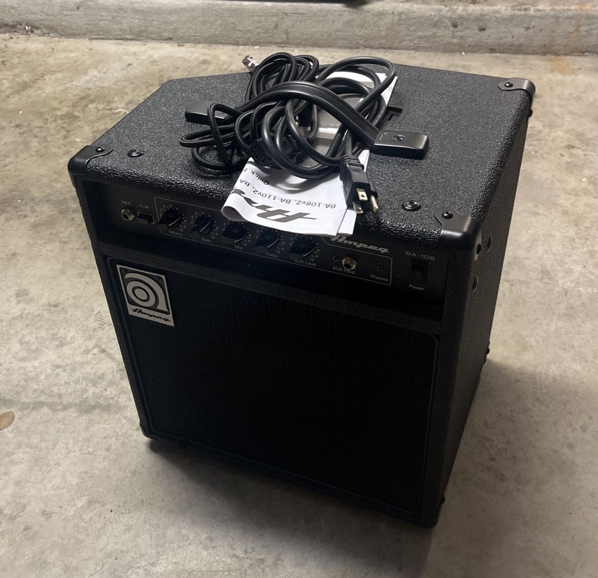 AMPEG BA-108 v2 25 Watt Speaker